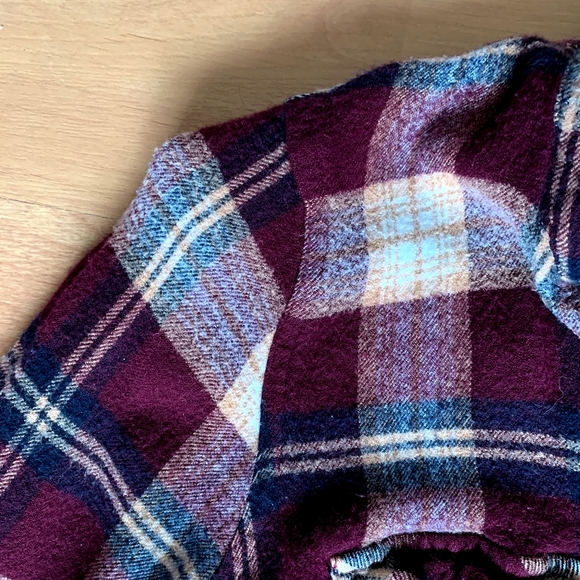 Red plaid flannel long sleeve button up shirt - Picture 2 of 3